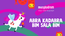 rysunek jednorożca i magicznych stworzeń, logo muzykodromu i podpis: Abrakadabra bim sala bim