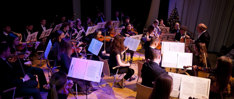 zdjęcie orkiestry w czasie koncertu w MDK Koszutka
