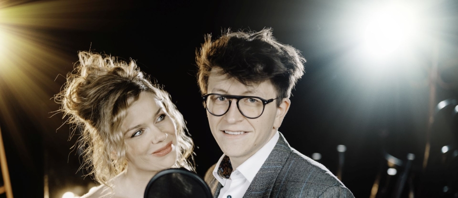 Daniel i Wiola Orynicz uśmiechają się do Ciebie ze sceny
